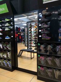Muebles Rabanal espejo con tenis